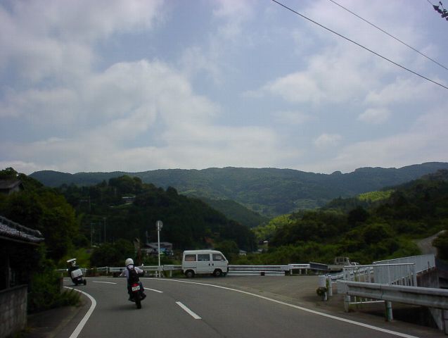 005